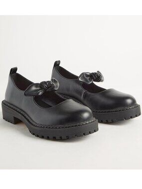 Torrid 8 Wide Width Mary Jane Bow Lug-Sole Flat Shoes 8WW